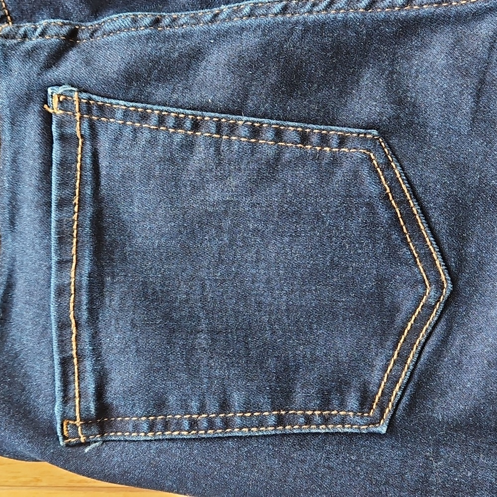Dynamite High Rise Flared Jeans, Size 26 - Picture 5 of 8